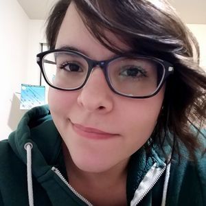 Meet your Posher, Holly